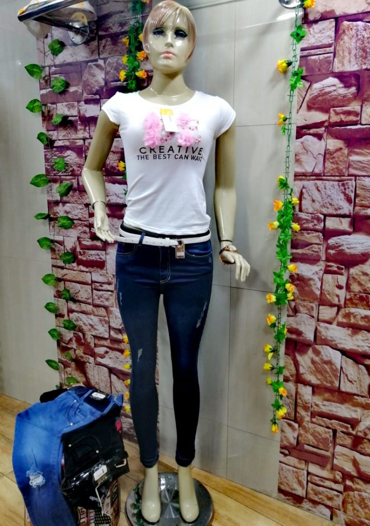 Tienda de Ropa Jeans co... barrio santa librada -Usme