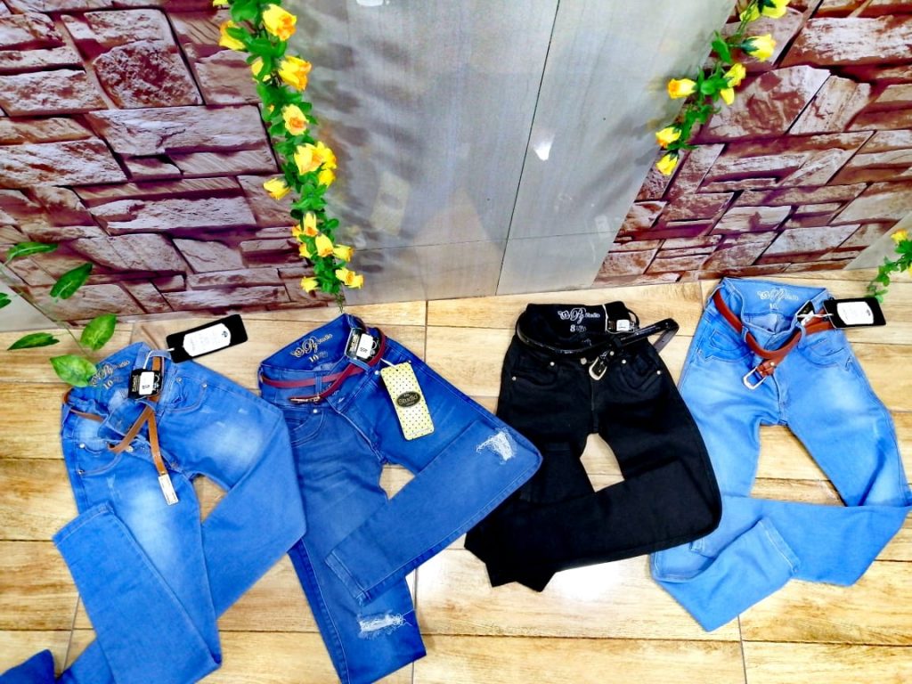 Tienda de Ropa Jeans co... barrio santa librada -Usme