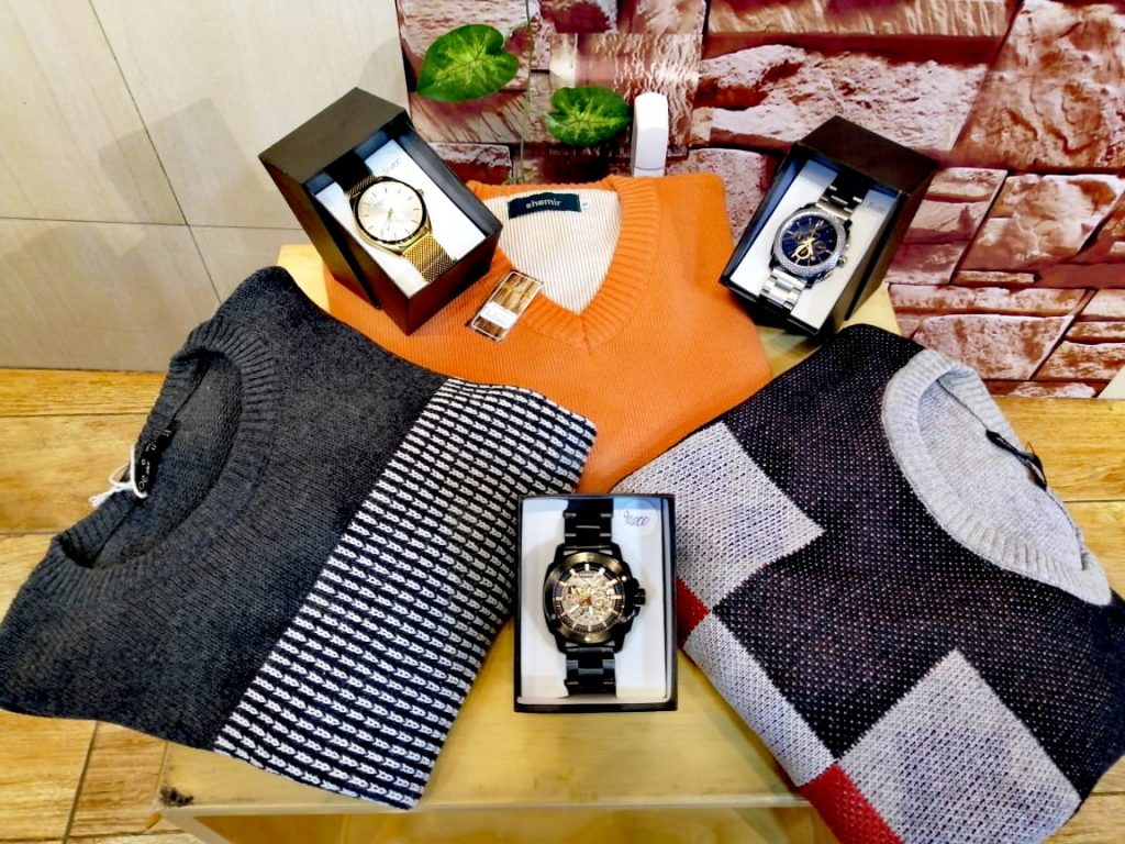 Tienda de Ropa Jeans co... barrio santa librada -Usme