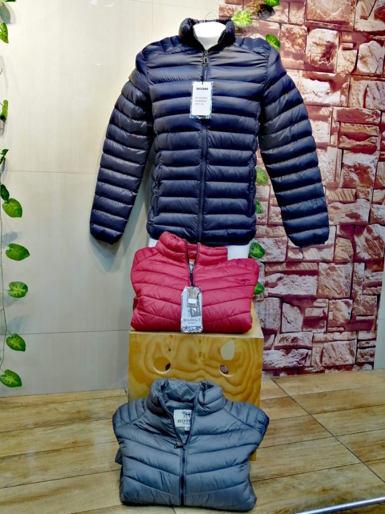 Tienda de Ropa Jeans co... barrio santa librada -Usme