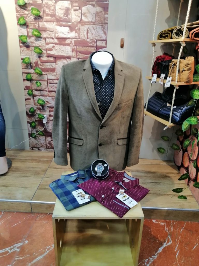 Tienda de Ropa Jeans co... barrio santa librada -Usme